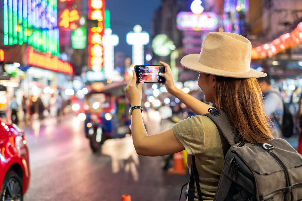 Une ville japonaise déploie des agents de sécurité pour surveiller les touristes en quête de la photo parfaite