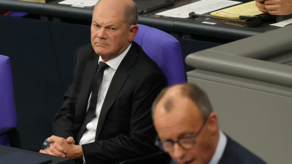 Bundeskanzler: Olaf Scholz warnt davor, Friedrich Merz zu vertrauen