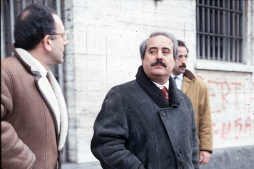 « Giovanni Falcone » : le destin tragique du plus célèbre des juges antimafia italiens raconté par Roberto Saviano