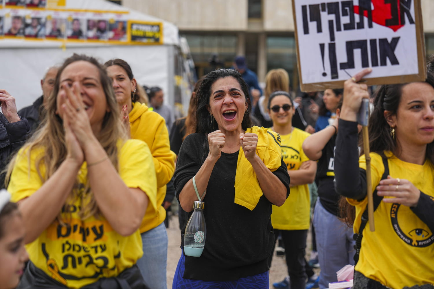 Trêve à Gaza : la première otage israélienne libérée, sept autres toujours aux mains du Hamas