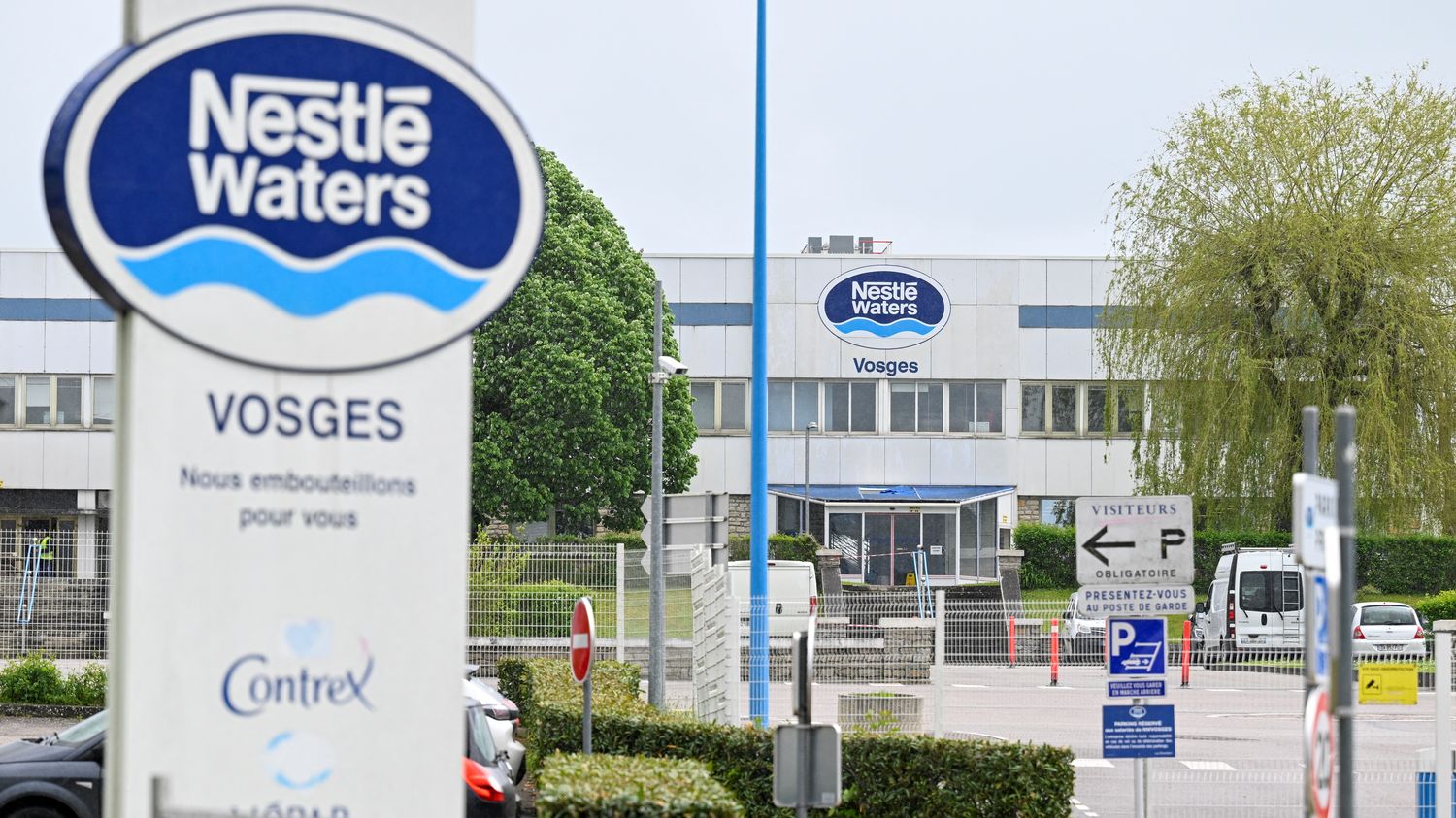 Le groupe Nestlé Waters sera jugé en mai pour des décharges sauvages de déchets dans les Vosges