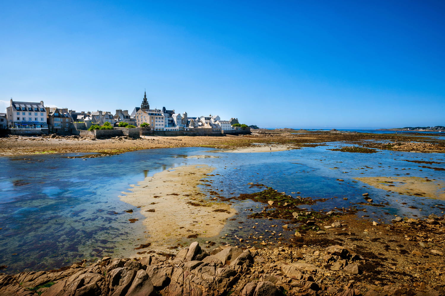 Cette petite cité corsaire est le refuge parfait pour se régénérer au cœur de l'hiver - et ce n'est pas Saint-Malo