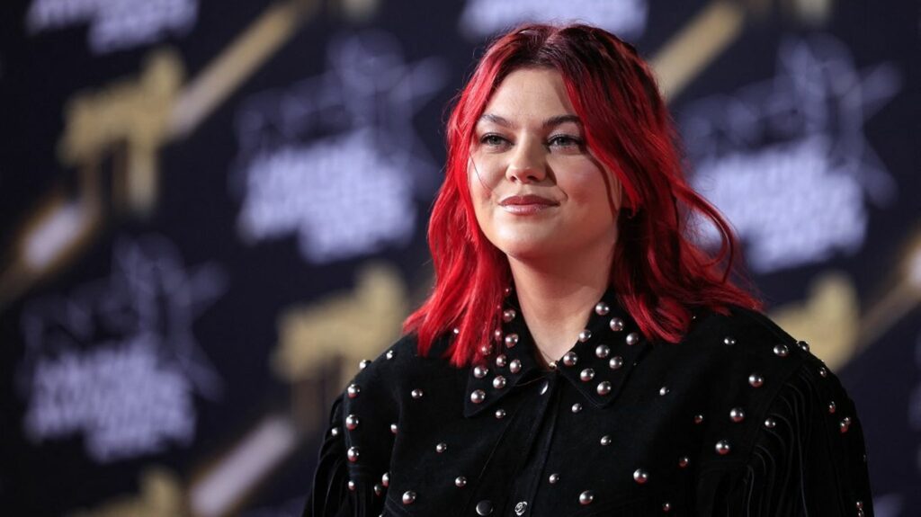 La chanteuse Louane annonce qu'elle représentera la France à l'Eurovision cette année