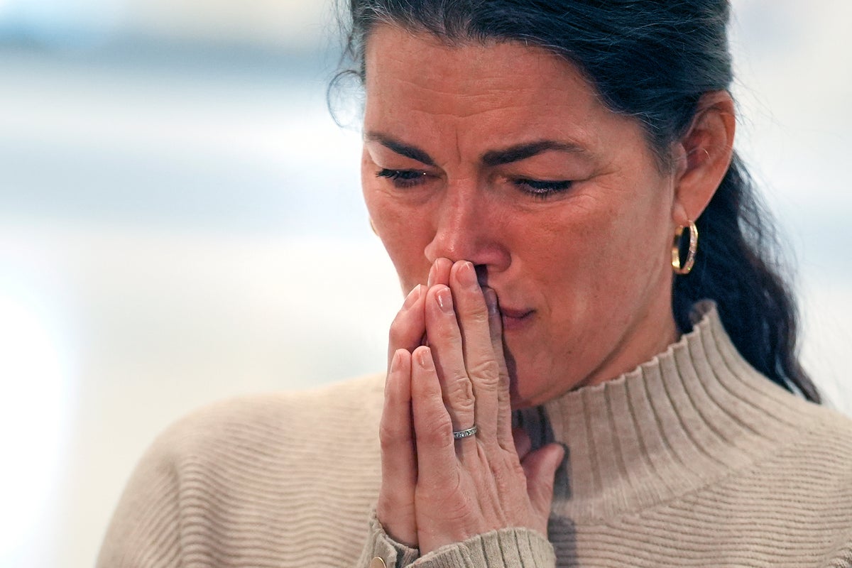 Nancy Kerrigan and Tonya Harding react to deaths of ice skaters in DC plane crash