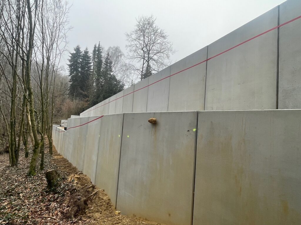 "Mur de Berlin" à Bridel: Un chantier suspendu suite à une construction démesurée