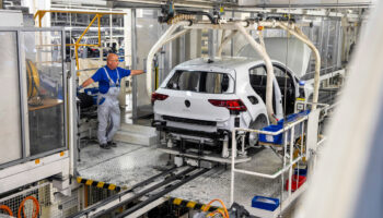 35 000 emplois supprimés, la Golf délocalisée au Mexique : Volkswagen, ou l’Allemagne industrielle en panne