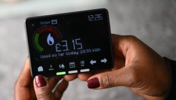 700,000 with pre-payment meter forced to turn off energy as price cap soars - how to get grants