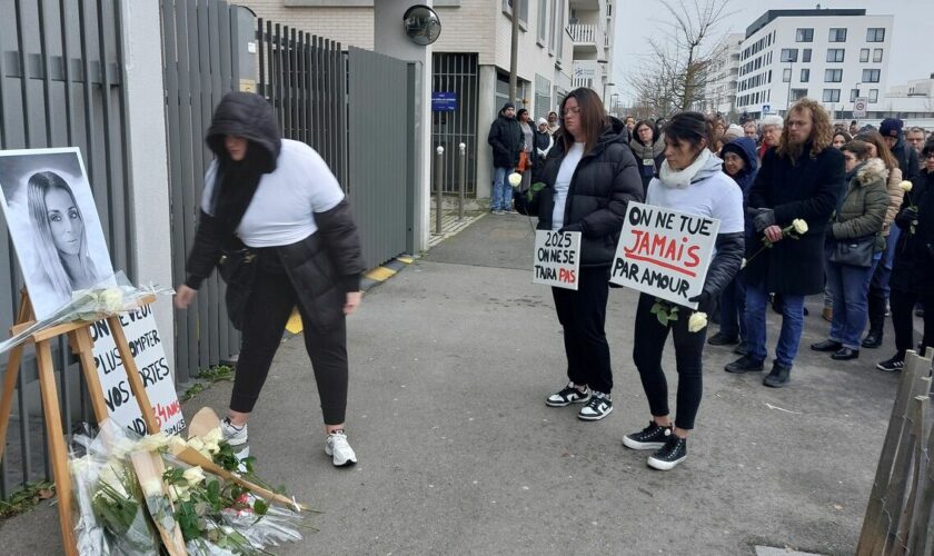 À Brétigny, 500 personnes rendent hommage à Sandy, victime d’un féminicide : « On ne tue jamais par amour »