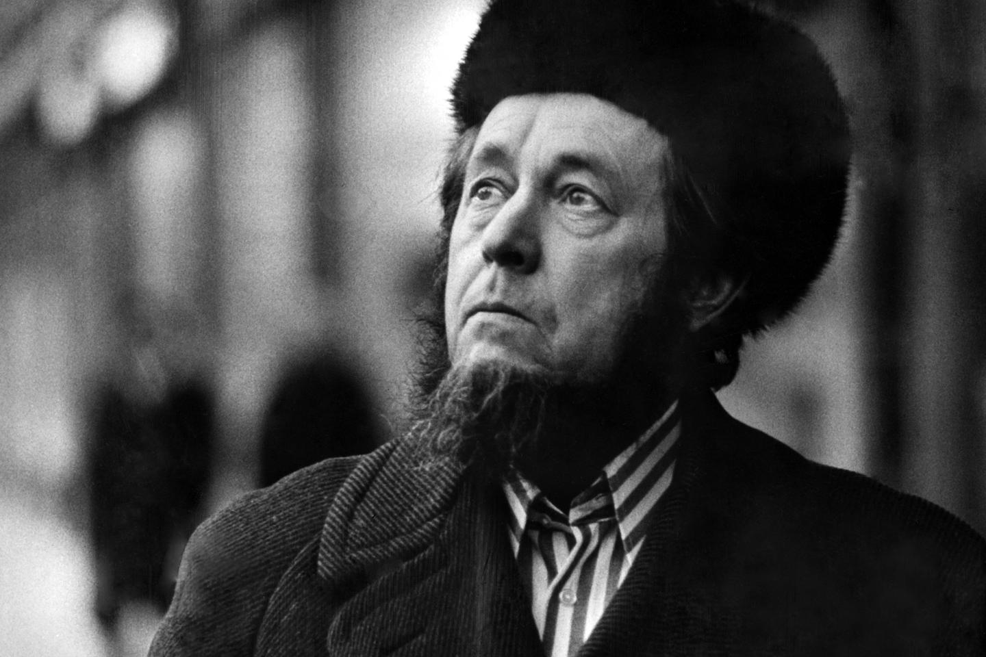 A Paris, une cérémonie en l’honneur d’Alexandre Soljenitsyne, et de la liberté en Russie