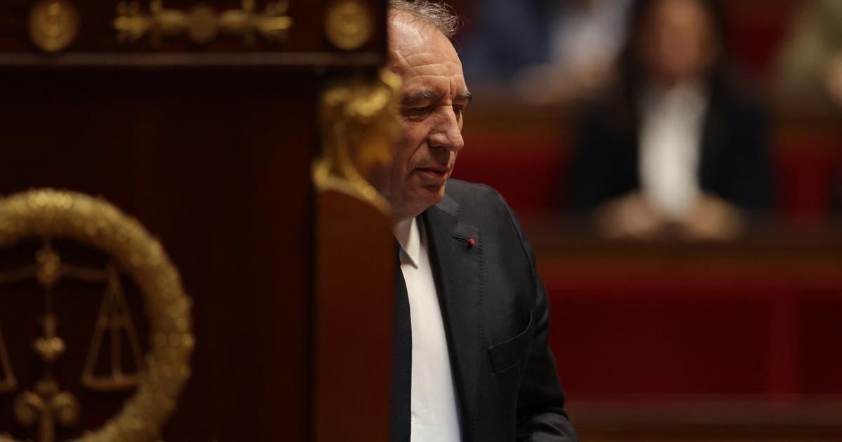 À l’Assemblée, François Bayrou échappe à sa première motion de censure grâce au PS et au RN