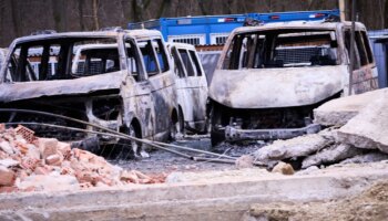 Anschlag auf 23 Polizeiautos: Terror-Ermittler übernehmen Fahndung nach Brandstiftern von München