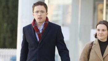 Así es la vida de Iñigo Errejón: su refugio en Húmera, su patrimonio y el escándalo con Elisa Mouliáa