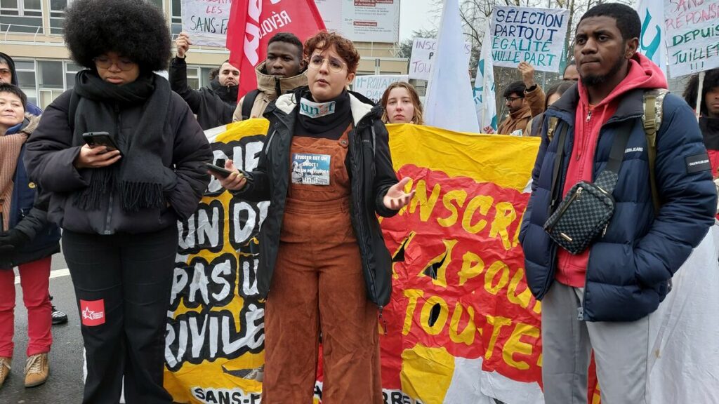 « Au bout d’un moment, on se sent inutiles » : le combat des sans-facs continue à Nanterre