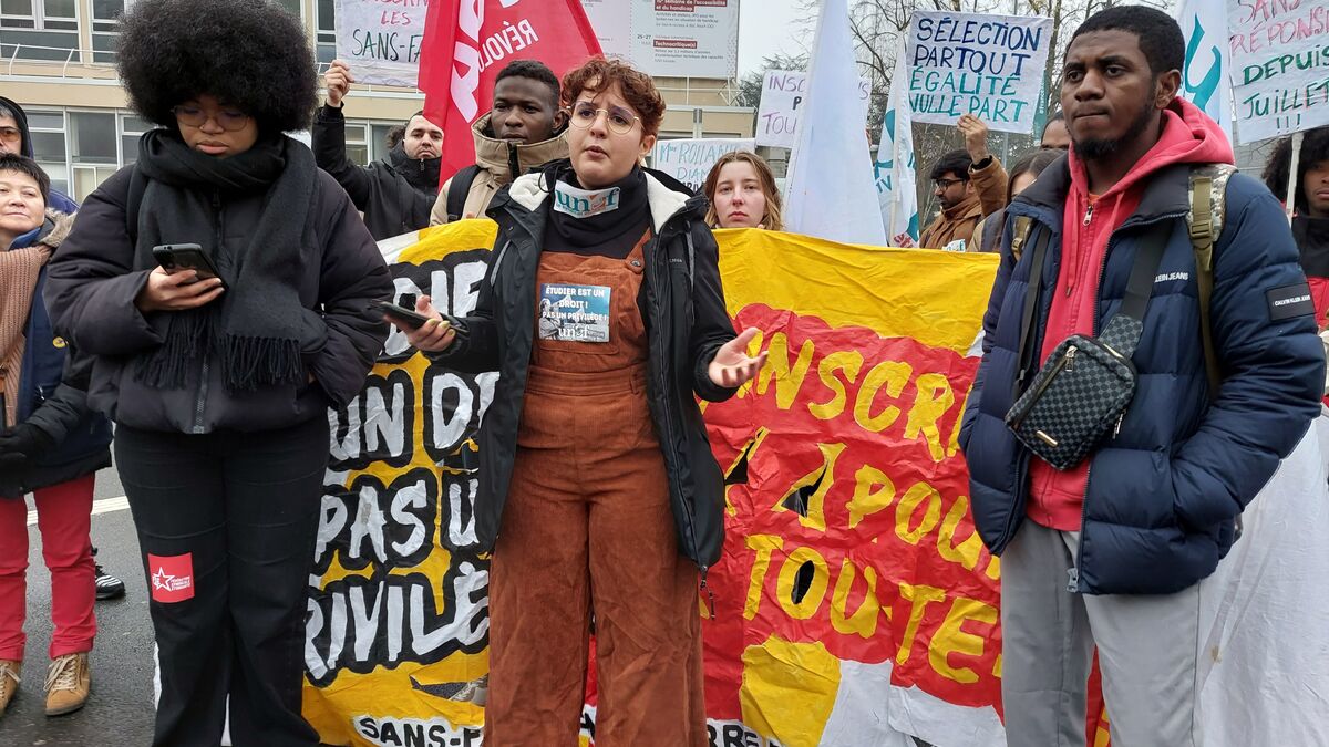 « Au bout d’un moment, on se sent inutiles » : le combat des sans-facs continue à Nanterre