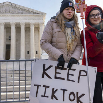 Aux États-Unis, feu vert de la Cour suprême à la loi menaçant TikTok d'interdiction