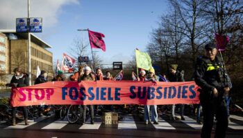 Aux Pays-Bas, des centaines de manifestants pour le climat arrêtés