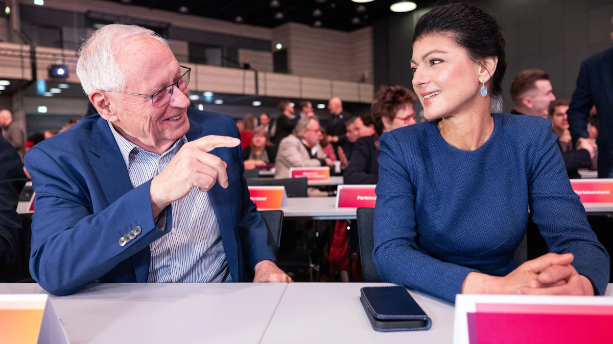 BSW-Parteitag: Im Zeichen der leuchtenden Armbänder