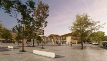 Baies vitrées, buvette, tables pour manger... La halle du marché renaît de ses cendres à Maurepas