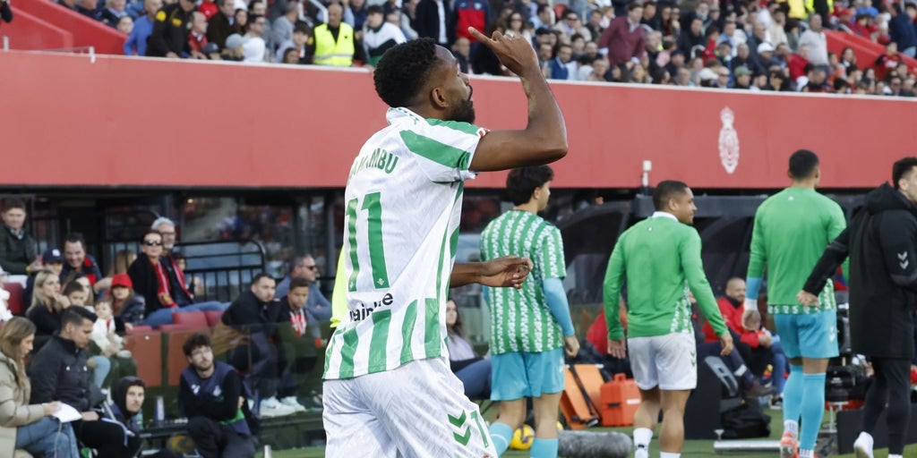 Bakambu le da vida al «baby Betis» (0-1)