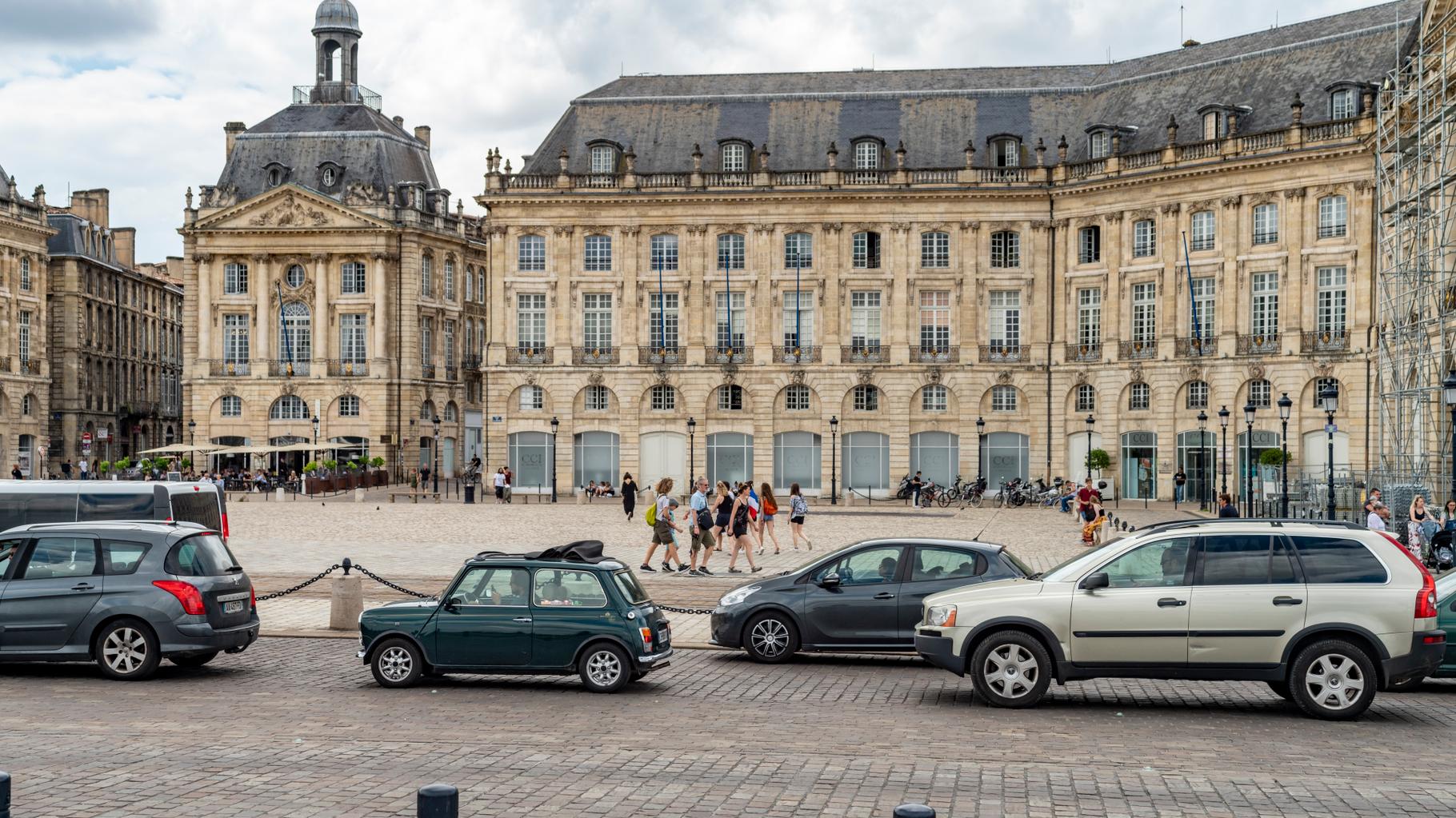 Bordeaux augmente le prix du stationnement des gros véhicules à cause de leur « impact écologique plus fort »