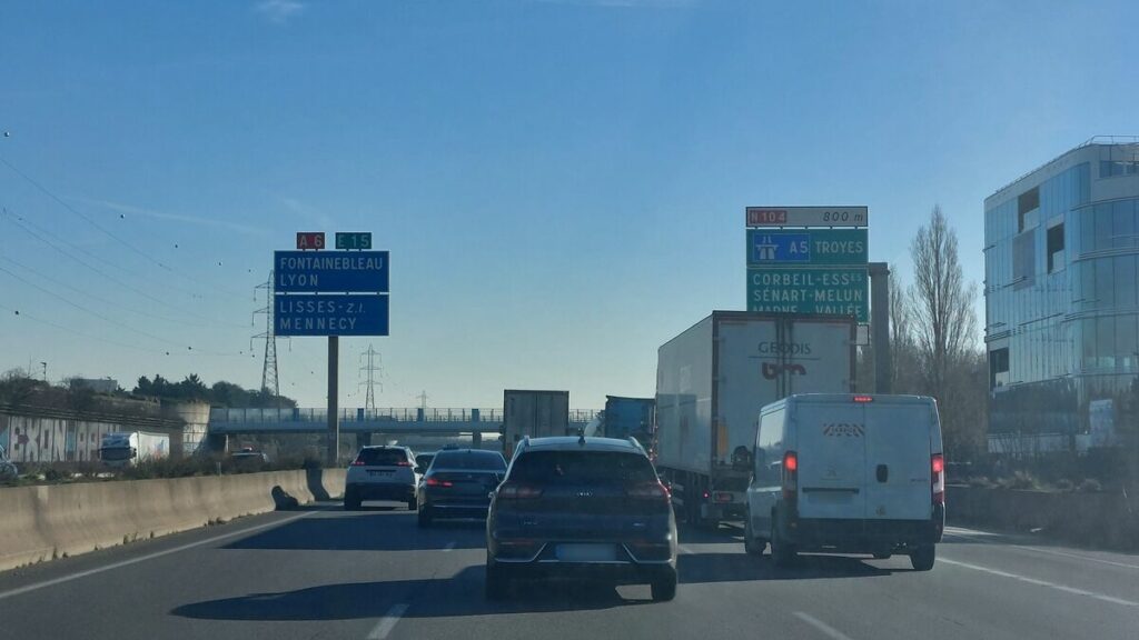 Bouchons sur l’A6 au sud de Paris : les pistes pour rendre l’autoroute plus fluide et plus sûre