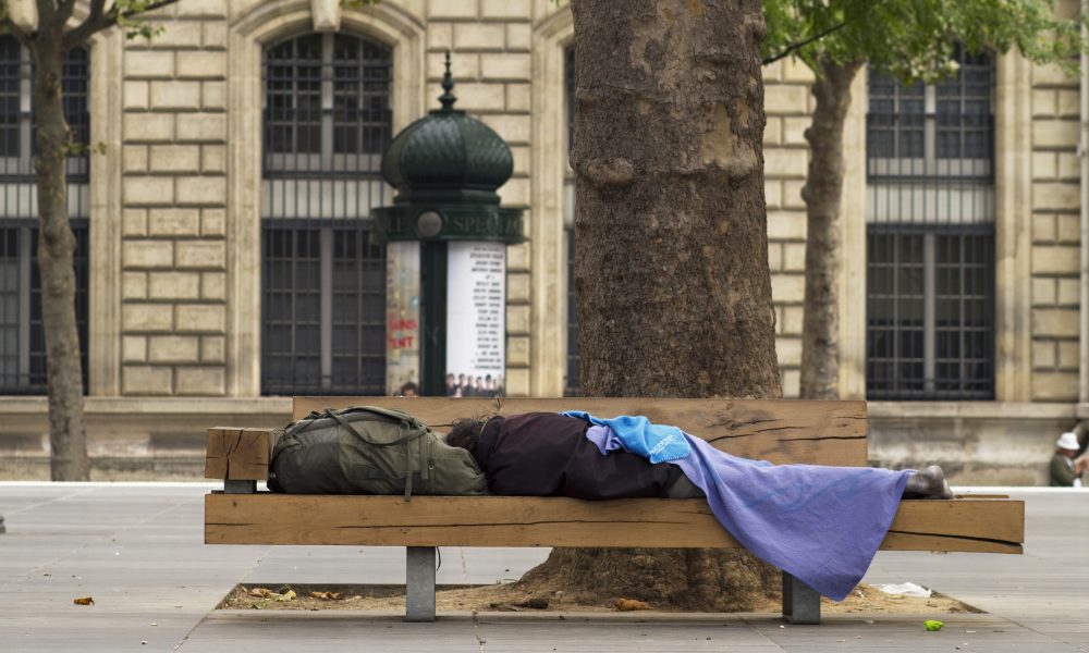 Budget – Le gouvernement étudie la possibilité de taxer “les SDF qui peuvent se le permettre”