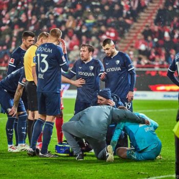 Bundesliga: Bochum siegt nach Feuerzeug-Wurf am Grünen Tisch