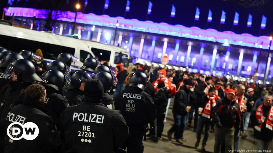 Bundesliga: Who pays to police high-risk games?