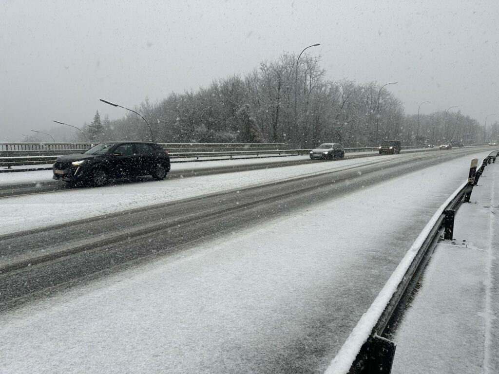 Bus dans le fossé, voiture sur le toit...: Attention sur les routes du Luxembourg, de nombreux accidents cet après-midi