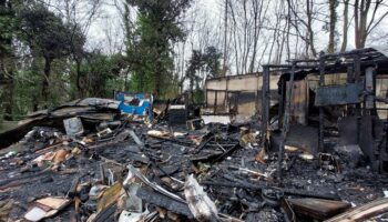 Cadavres découverts après un incendie de caravanes à Franconville : un homme mis en examen