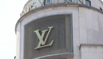 Cambriolage à la voiture-bélier d’un magasin Louis Vuitton à Paris : trois suspects incarcérés