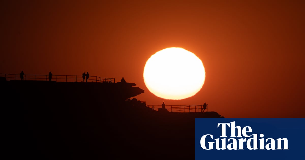 Capital cities expecting hot public holiday as Melbourne braces for 41C