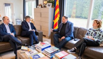 Carles Puigdemont y Oriol Junqueras se conjuran en Bruselas para "abrir una nueva etapa" y "recuperar la fuerza del independentismo"