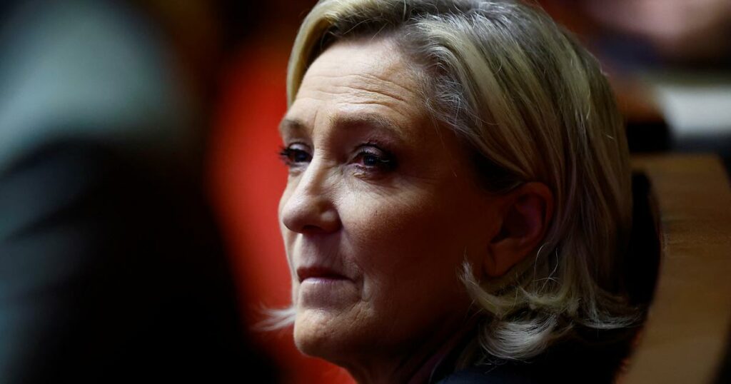 «C’est le symptôme d’un ensauvagement» : Marine Le Pen dénonce les festivités organisées après la mort de son père