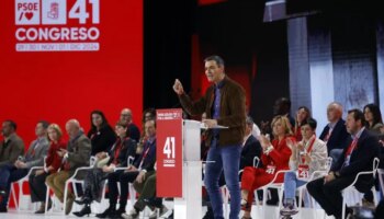 Cinco federaciones del PSOE abocadas a una batalla por el liderazgo: Tudanca, el primero en salir de la carrera