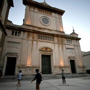 Controverse: L'Eglise italienne ouvre sous condition la prêtrise aux gays