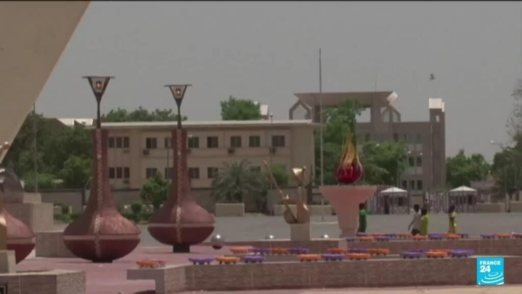 Dans la capitale du Tchad, un commando attaque brièvement le palais présidentiel avant d'être décimé