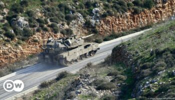 Deadline for Israeli withdrawal from south Lebanon expires