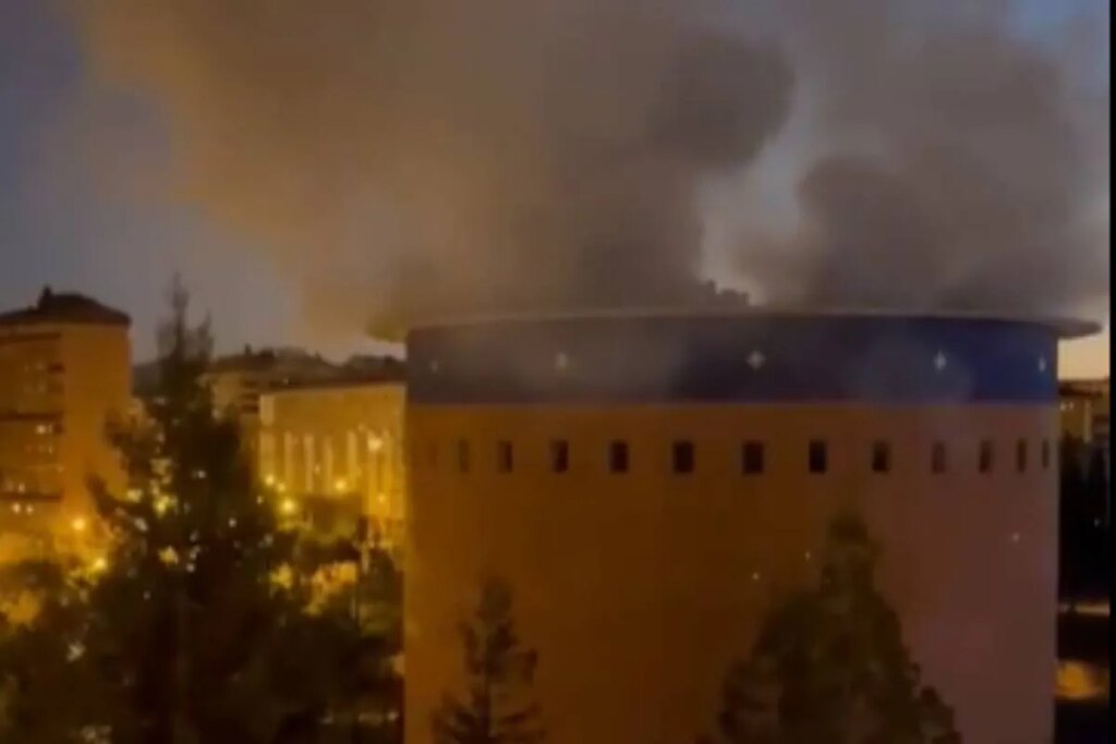 Declarado un incendio en el Planetario de Pamplona