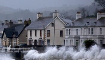 "Des vents destructeurs": La tempête Eowyn balaye l'Irlande et l'Ecosse