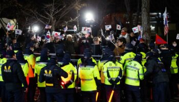 Échauffourées, dégradations : en Corée du Sud, les partisans de Yoon se convertissent à la violence