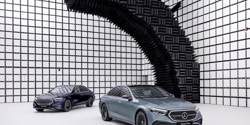 El Clase E de Mercedes-Benz recibe el premio «Best Performer» como el coche más seguro