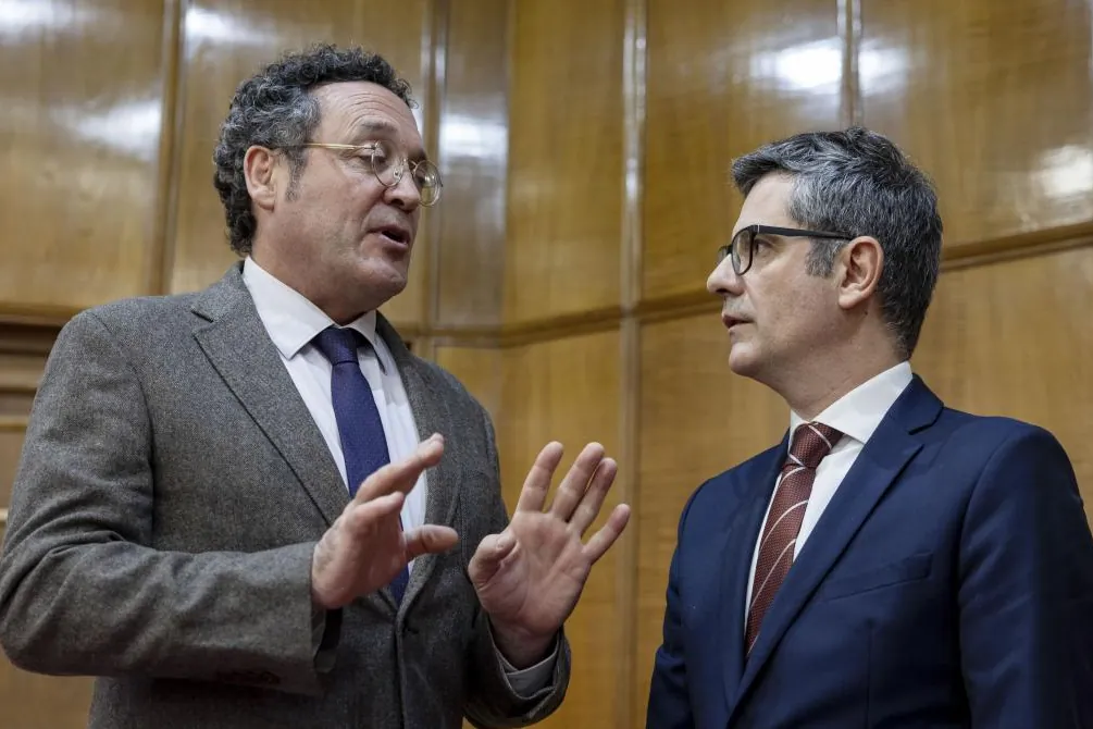 El PP pregunta al Gobierno si Bolaños y Óscar López cambiaron de móvil para "destruir pruebas" contra García Ortiz