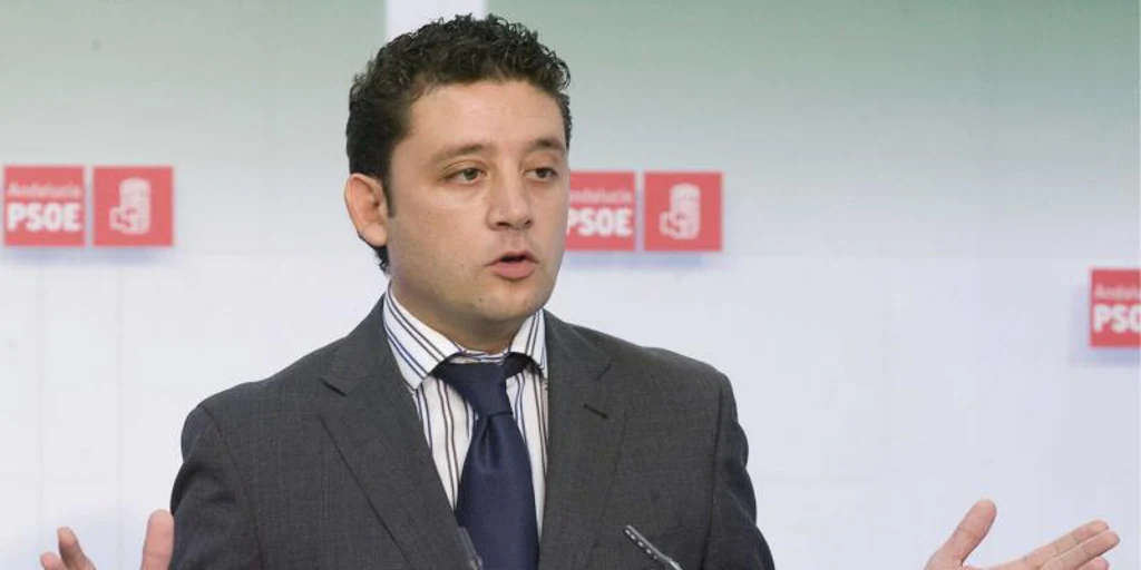 El juez cita como imputado al ex número dos del PSOE andaluz Rafael Velasco por «fraude grave» de fondos europeos