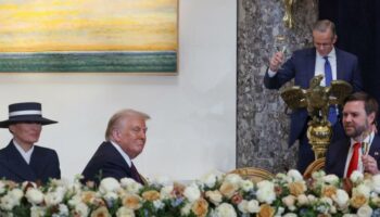 El menú del primer almuerzo oficial del segundo mandato de Trump: pastel de cangrejo, filete de angus y terrina helada de manzana