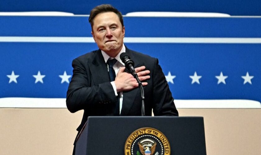 Elon Musk accusé d’avoir effectué des saluts nazis après l’investiture de Donald Trump