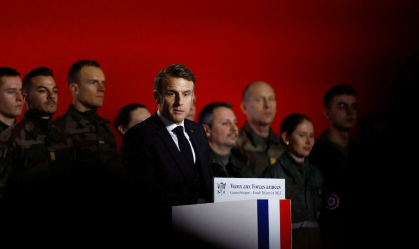 Emmanuel Macron annonce un projet pour « mobiliser » davantage de jeunes volontaires « en renfort des armées »