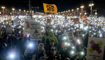 En Allemagne, des dizaines de milliers de personnes manifestent contre l'AfD