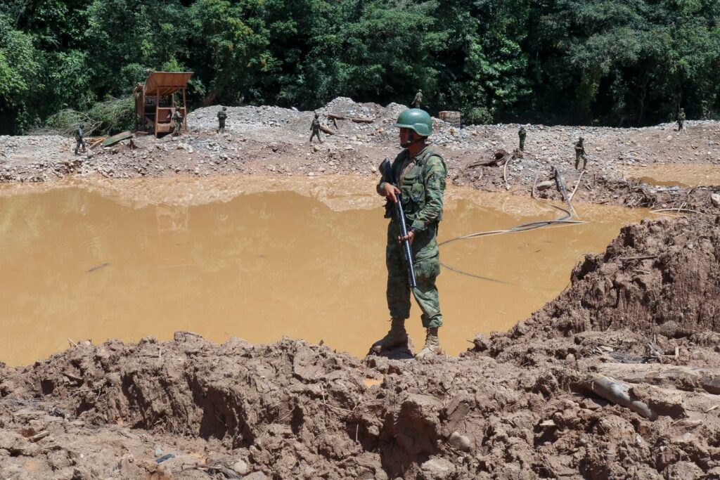 En Amazonie équatorienne, les autorités incapables d’endiguer la ruée vers l’or, « catastrophique » pour la région