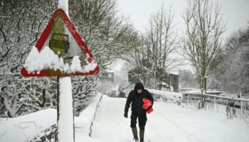 En Europe du Nord: Les fortes chutes de neige perturbent le trafic aérien